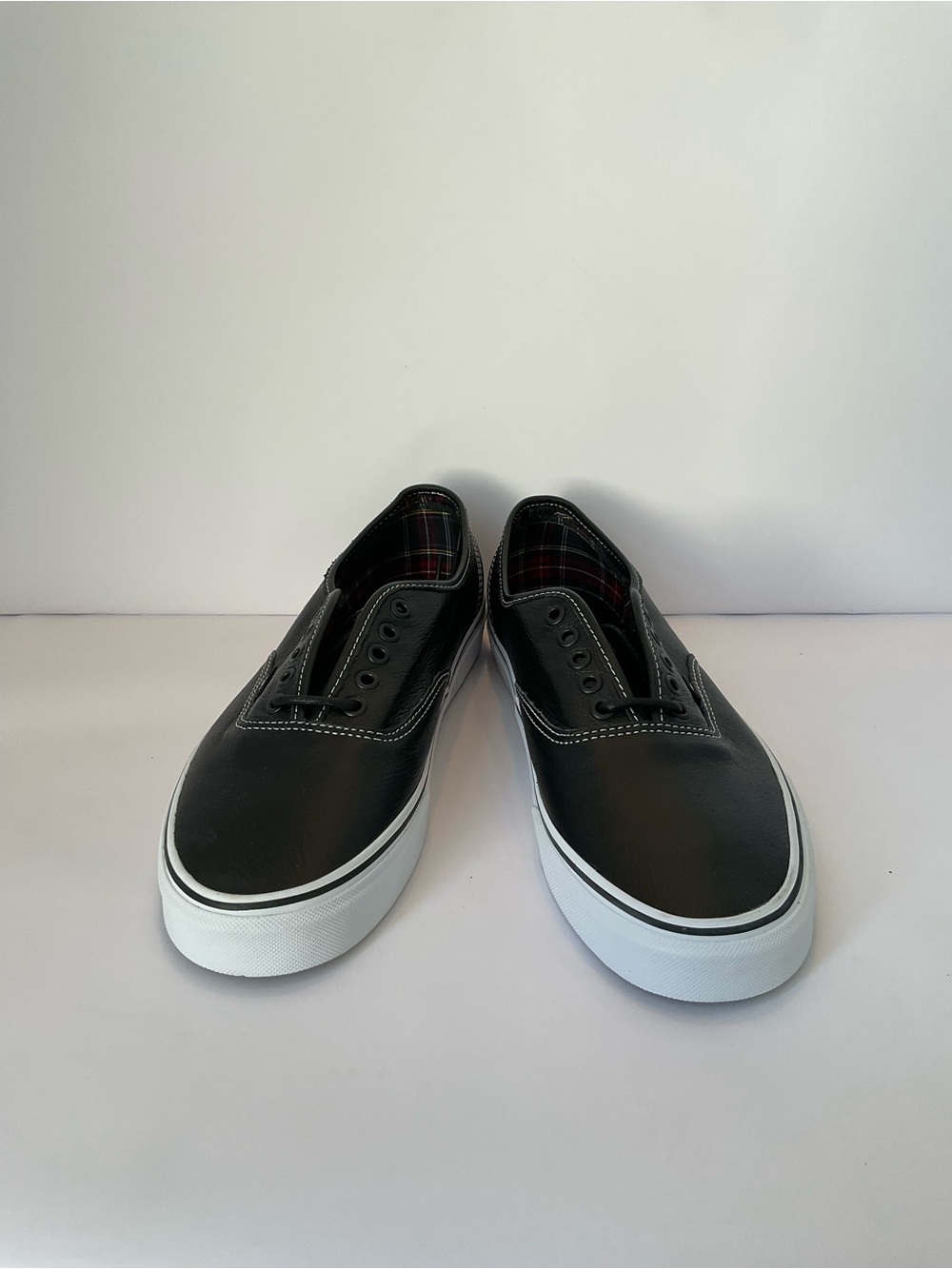 NWT/In Box Vans Authentic Leather Lace Up Sneakers in Black with White Soles - Picture 6 of 8